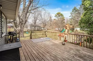 10425 Vessey Rd, Bloomington, MN 55437 - Photo 9