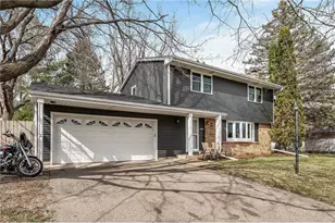 10425 Vessey Rd, Bloomington, MN 55437 - Photo 3
