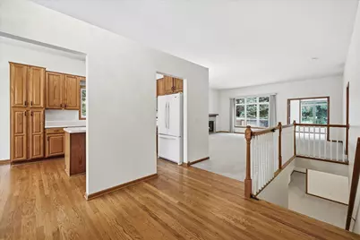 10395 Lancaster Cove, Woodbury, MN 55129 - Photo 5