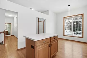 10395 Lancaster Cove, Woodbury, MN 55129 - Photo 9