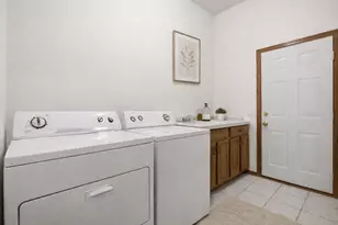 10395 Lancaster Cove, Woodbury, MN 55129 - Photo 13