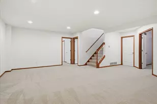 10395 Lancaster Cove, Woodbury, MN 55129 - Photo 27