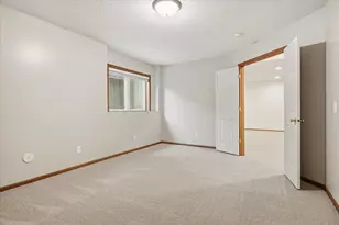 10395 Lancaster Cove, Woodbury, MN 55129 - Photo 33