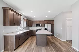 2125 13th St NW, Faribault, MN 55021 - Photo 9