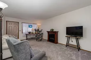 312 Lilac Ct, Waseca, MN 56093 - Photo 3