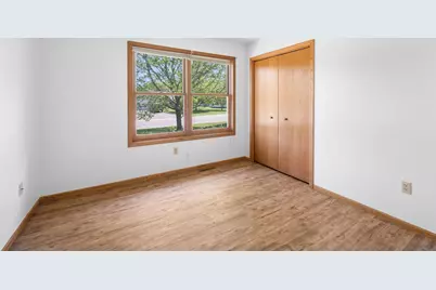 39094 Riverside Court, North Branch, MN 55056 - Photo 13