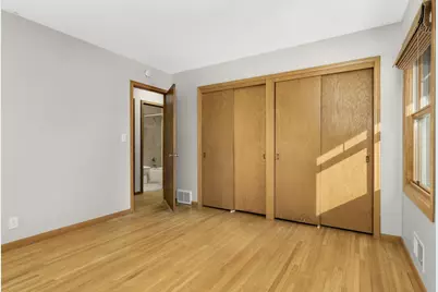 11109 Thomas Avenue S, Bloomington, MN 55431 - Photo 19