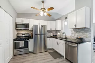 2063 N Park Dr, Saint Paul, MN 55119 - Photo 5