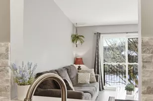 2063 N Park Dr, Saint Paul, MN 55119 - Photo 7