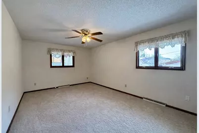 499 E Belleview Street, Winona, MN 55987 - Photo 7