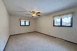 499 E Belleview St, Winona, MN 55987 - Photo 7