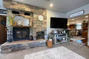 105 3rd Ave NE, Grand Meadow, MN 55936 - Photo 11