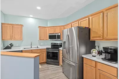 422 Hickory Lane N, Oakdale, MN 55128 - Photo 7