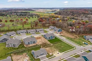 2793 Thompson Dr, River Falls, WI 54022 - Photo 71