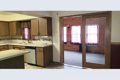 801 3rd Street SW, Wells, MN 56097 - Photo 7