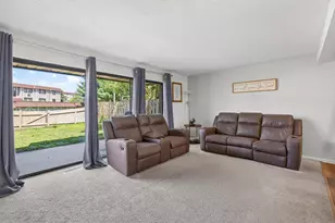123 McKnight Rd N, Saint Paul, MN 55119 - Photo 5