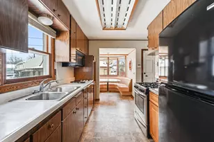 2009 Brookview Dr, Brooklyn Center, MN 55430 - Photo 11