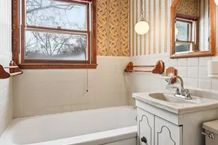 2009 Brookview Dr, Brooklyn Center, MN 55430 - Photo 17