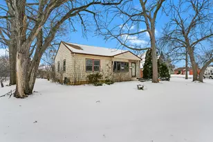 2009 Brookview Dr, Brooklyn Center, MN 55430 - Photo 3