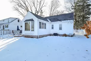 459 Woodruff Ave, Roseville, MN 55113 - Photo 3