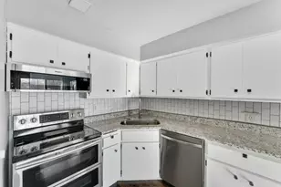 4208 W 124th St, Savage, MN 55378 - Photo 5