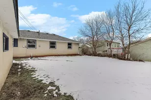 1651 Darlene St, Saint Paul, MN 55119 - Photo 37