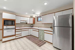 9506 Riverview Ave, Bloomington, MN 55425 - Photo 49