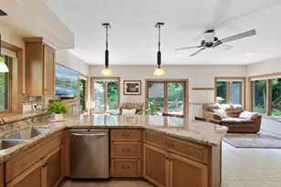 9506 Riverview Ave, Bloomington, MN 55425 - Photo 67