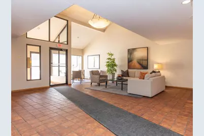 3030 Saint Albans Mill Road #310, Hopkins, MN 55305 - Photo 3