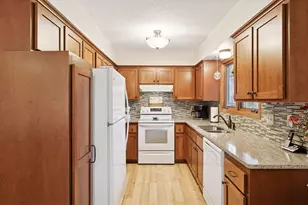 1795 Lake Valentine Rd, Arden Hills, MN 55112 - Photo 17