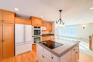 835 Gramsie Rd, Shoreview, MN 55126 - Photo 9