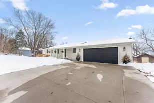 7000 Tecumseh Ln, Chanhassen, MN 55317 - Photo 9