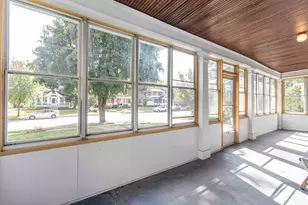 1437 Englewood Ave, Saint Paul, MN 55104 - Photo 5