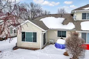 516 Dew Drop Ln, Center City, MN 55012 - Photo 5