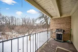 5645 Green Cir Dr, Hopkins, MN 55343 - Photo 9