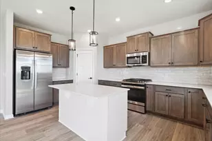 1937 Dahlia Dr, Shakopee, MN 55379 - Photo 7