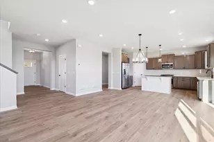 1937 Dahlia Dr, Shakopee, MN 55379 - Photo 9