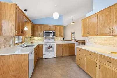 5796 Willow Lane N, Shoreview, MN 55126 - Photo 11