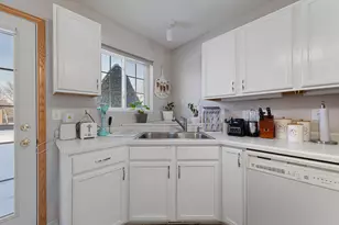 1502 Carriage Cir, Faribault, MN 55021 - Photo 19