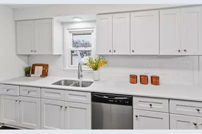 7012 Regent Avenue N, Brooklyn Center, MN 55429 - Photo 9