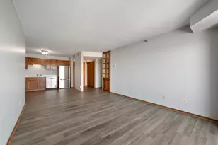 66 9th St E, Saint Paul, MN 55101 - Photo 17