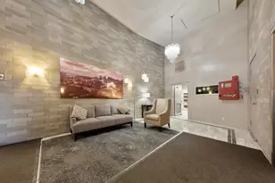 66 9th St E, Saint Paul, MN 55101 - Photo 3