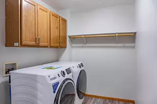 1122 Crystal Pl W, Chaska, MN 55318 - Photo 37