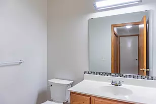 1122 Crystal Pl W, Chaska, MN 55318 - Photo 23