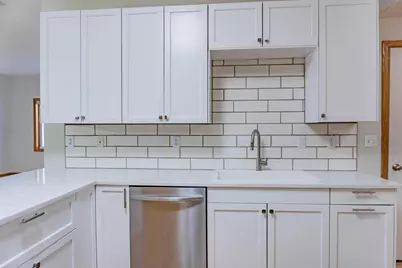 1122 Crystal Place W, Chaska, MN 55318 - Photo 11