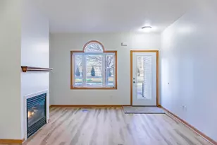 1122 Crystal Pl W, Chaska, MN 55318 - Photo 17