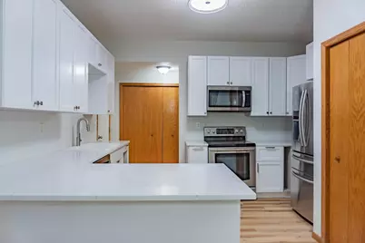 1122 Crystal Place W, Chaska, MN 55318 - Photo 55