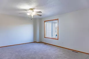 1122 Crystal Pl W, Chaska, MN 55318 - Photo 25