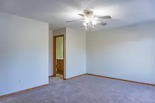 1122 Crystal Pl W, Chaska, MN 55318 - Photo 27