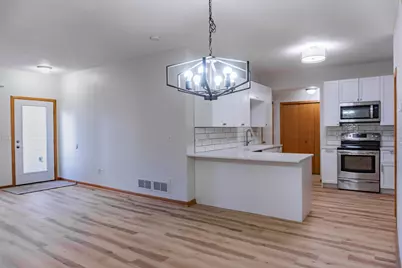 1122 Crystal Place W, Chaska, MN 55318 - Photo 13